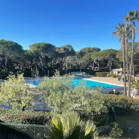 Bel Appartement Vue Sur Piscine 1 Chambre Fermee Et 1 Espace Cabine Saint-Raphael  Luaran gambar