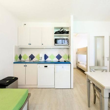 Bel Appartement Vue Sur Piscine 1 Chambre Fermee Et 1 Espace Cabine Saint-Raphael  Luaran gambar