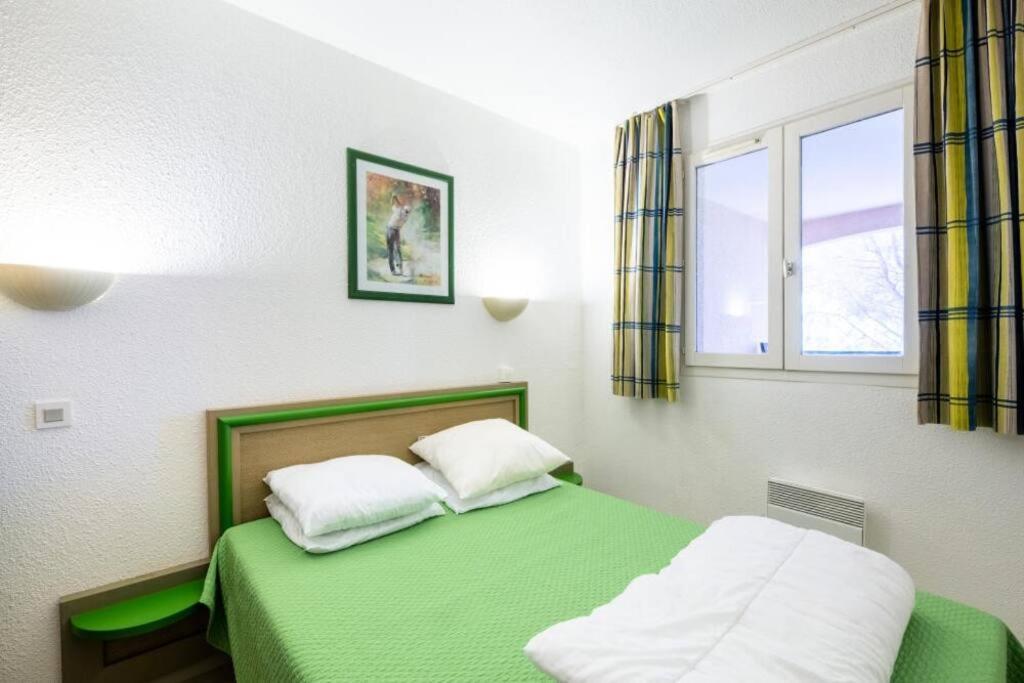 Bel Appartement Vue Sur Piscine 1 Chambre Fermee Et 1 Espace Cabine Saint-Raphael  Luaran gambar