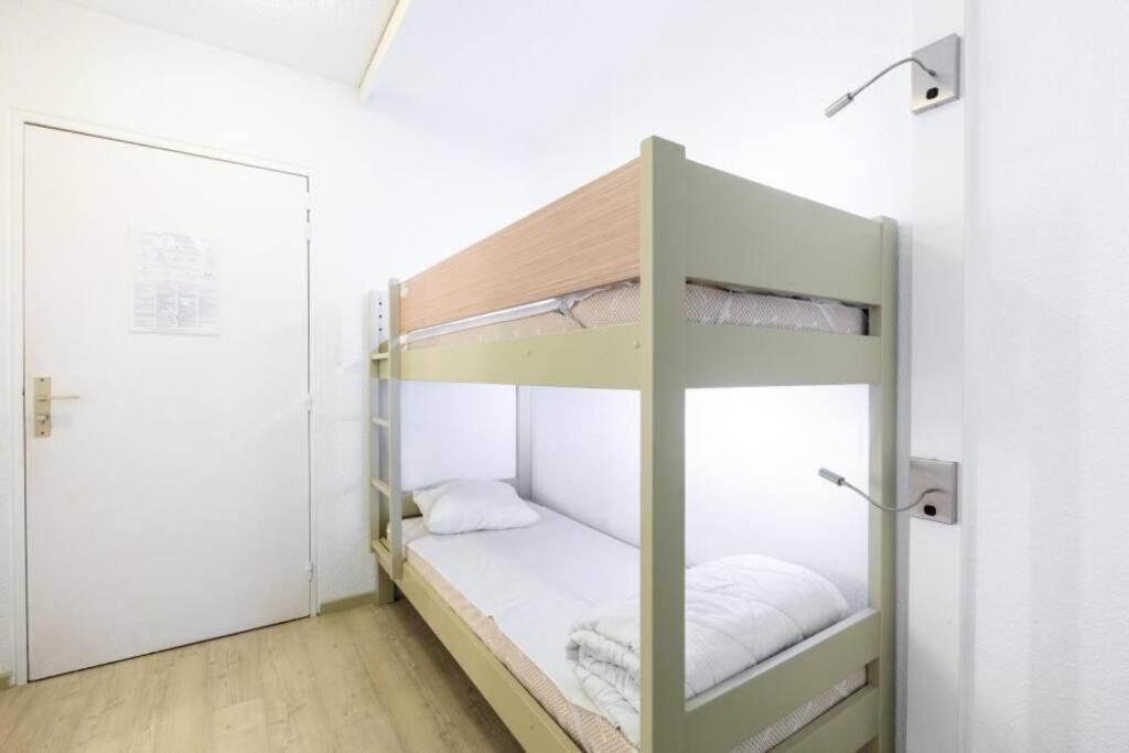 Bel Appartement Vue Sur Piscine 1 Chambre Fermee Et 1 Espace Cabine Saint-Raphael  Luaran gambar