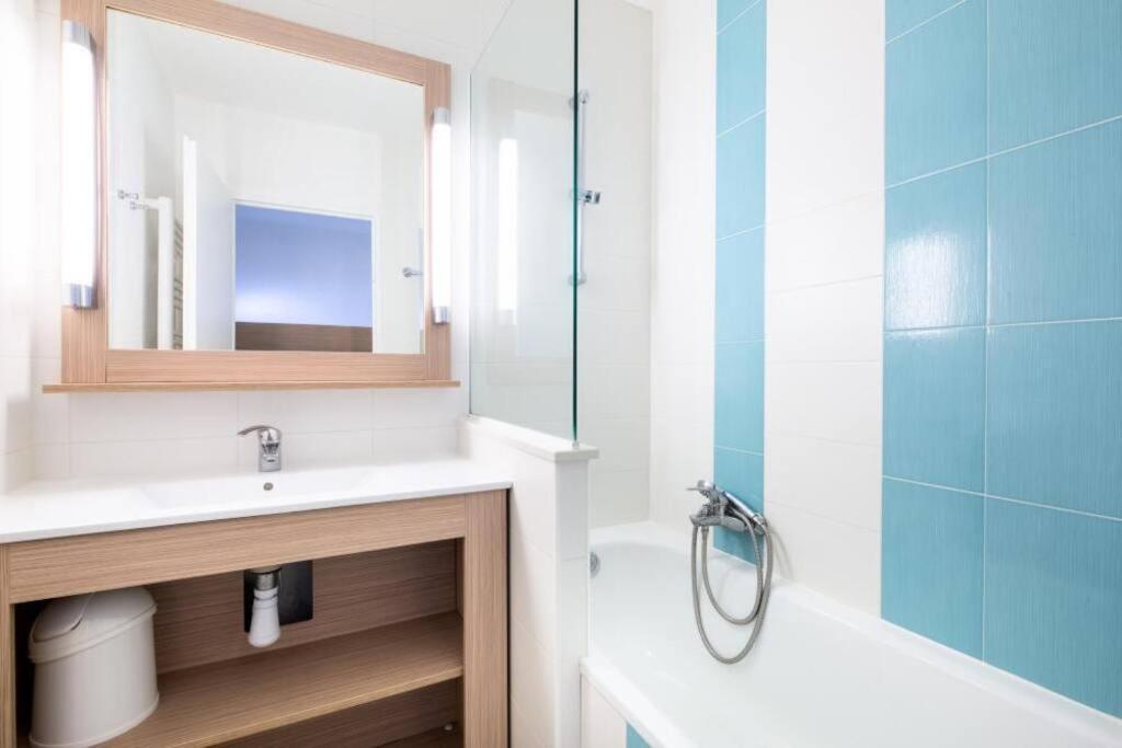 Bel Appartement Vue Sur Piscine 1 Chambre Fermee Et 1 Espace Cabine Saint-Raphael  Luaran gambar
